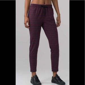 Lululemon Rare Jet Crop Slim Luxtreme Size 10